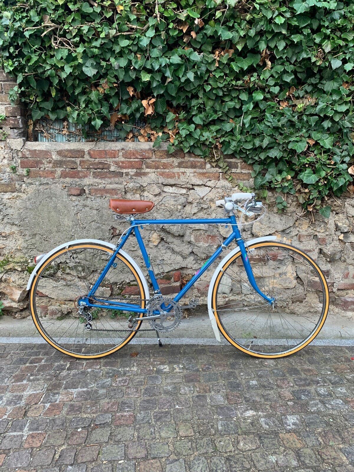 Les_Petites_Anciennes_Custom_1